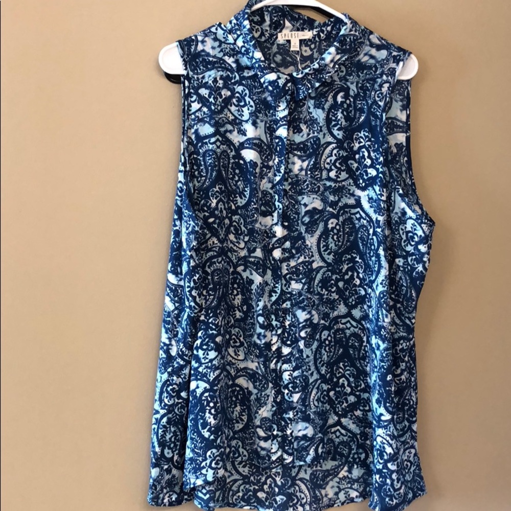 Sleeveless button down swing top